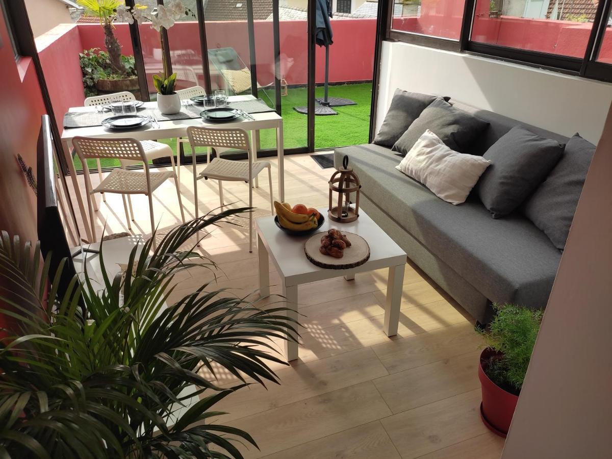 Air-Conditioned Flat With Terrace - Private & Independent - Lourdes Esterno foto